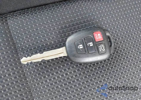 2016 Toyota Rav4 Xle from USA, damaged, VIN JTMRFREVXGJ061164